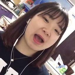 七七吃瓜直播在线观看,带你领略网络红人的魅力瞬间